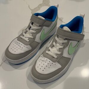 Nike Kid sneakers
